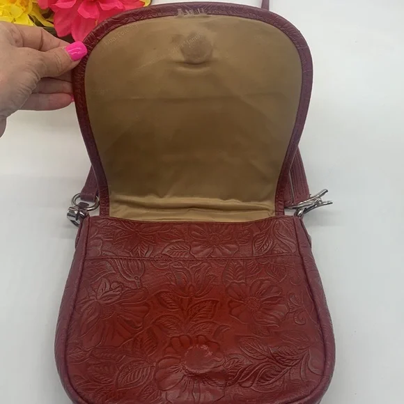 Gun Tote’n Mamas red leather crossbody bag w/ studs. Gun holder missing MCB4525A - Picture 2 of 16